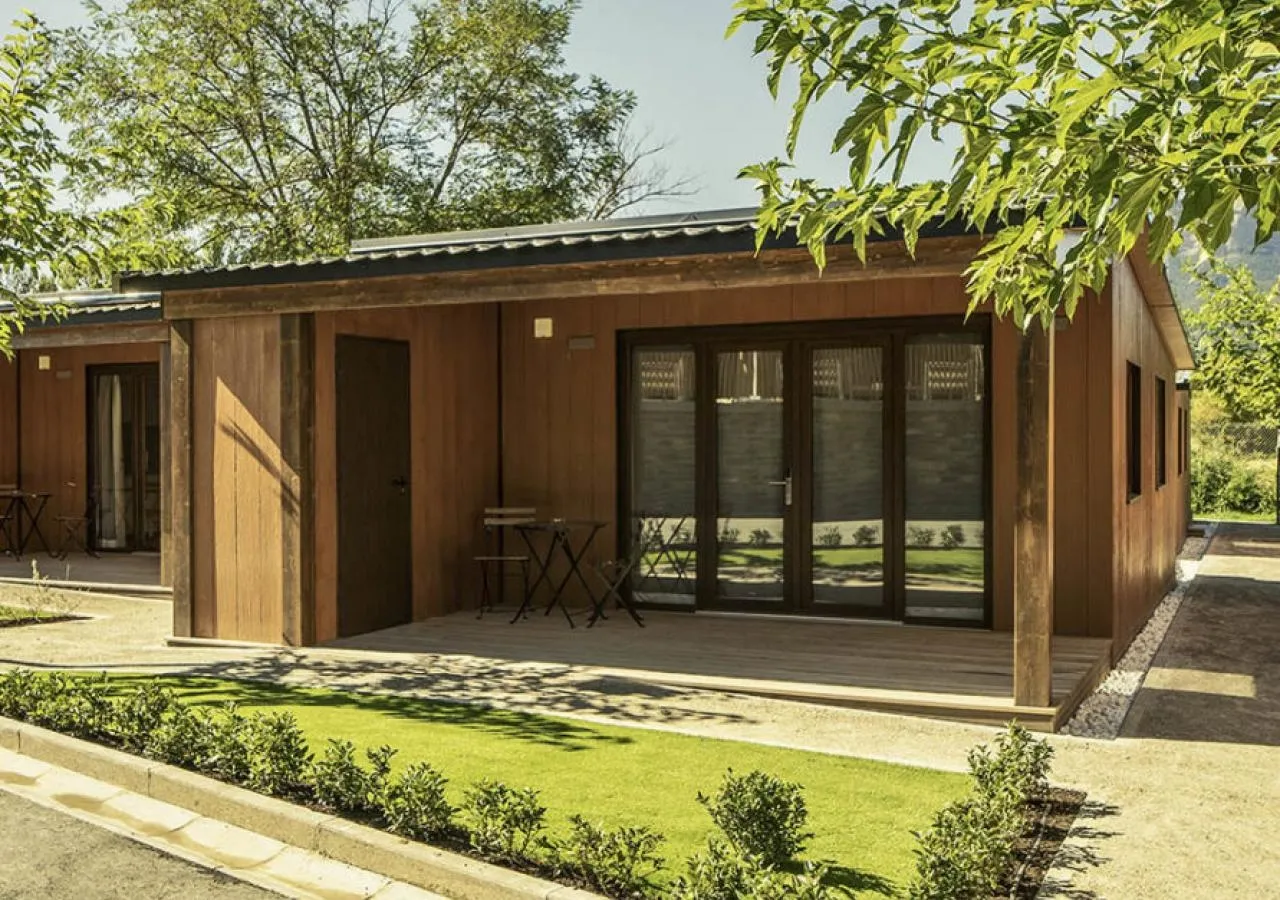 BUNGALOW CRENCHA Exterior 01 web 891x636-2991